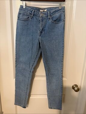 Levi’s 721 High Rise Skinny Jeans